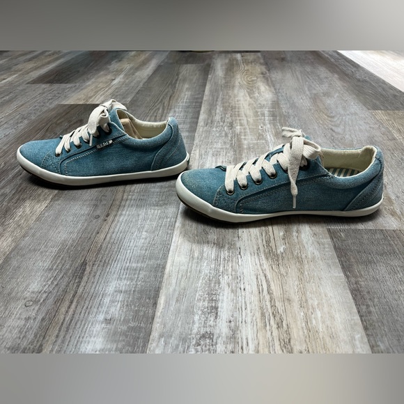 Taos Star Canvas Shoes Sneakers (EUC) - Picture 2 of 13